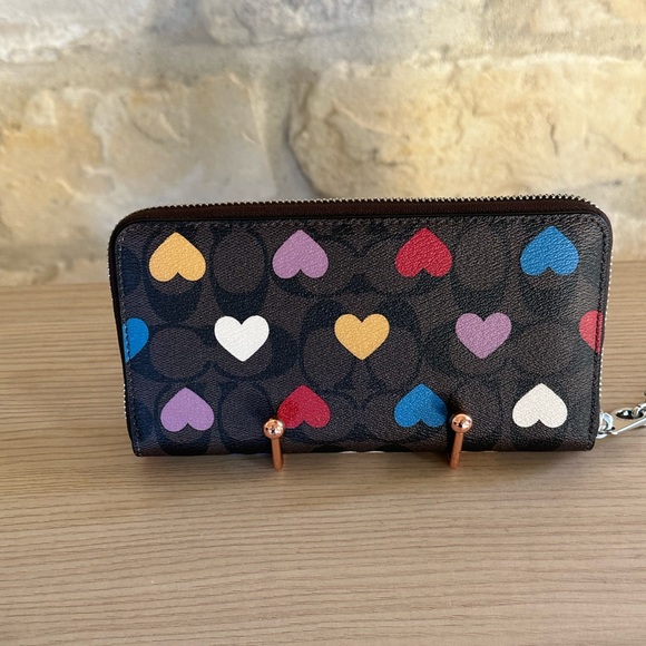 Coach - Picture 6 of 16